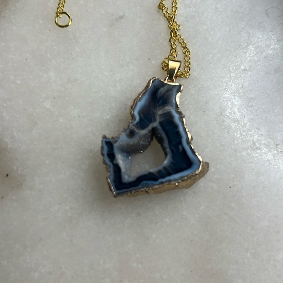 Druzy Orca Agate Pendant Gold Electroplated Necklace - Picture 4 of 6